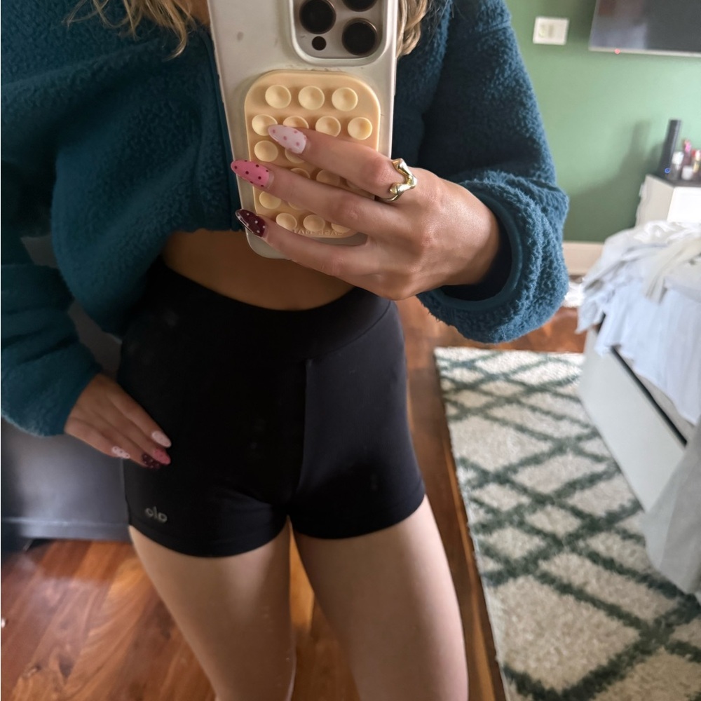 ALO Yoga Women's Black Bike Shorts